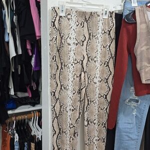 H&M leggings snake print